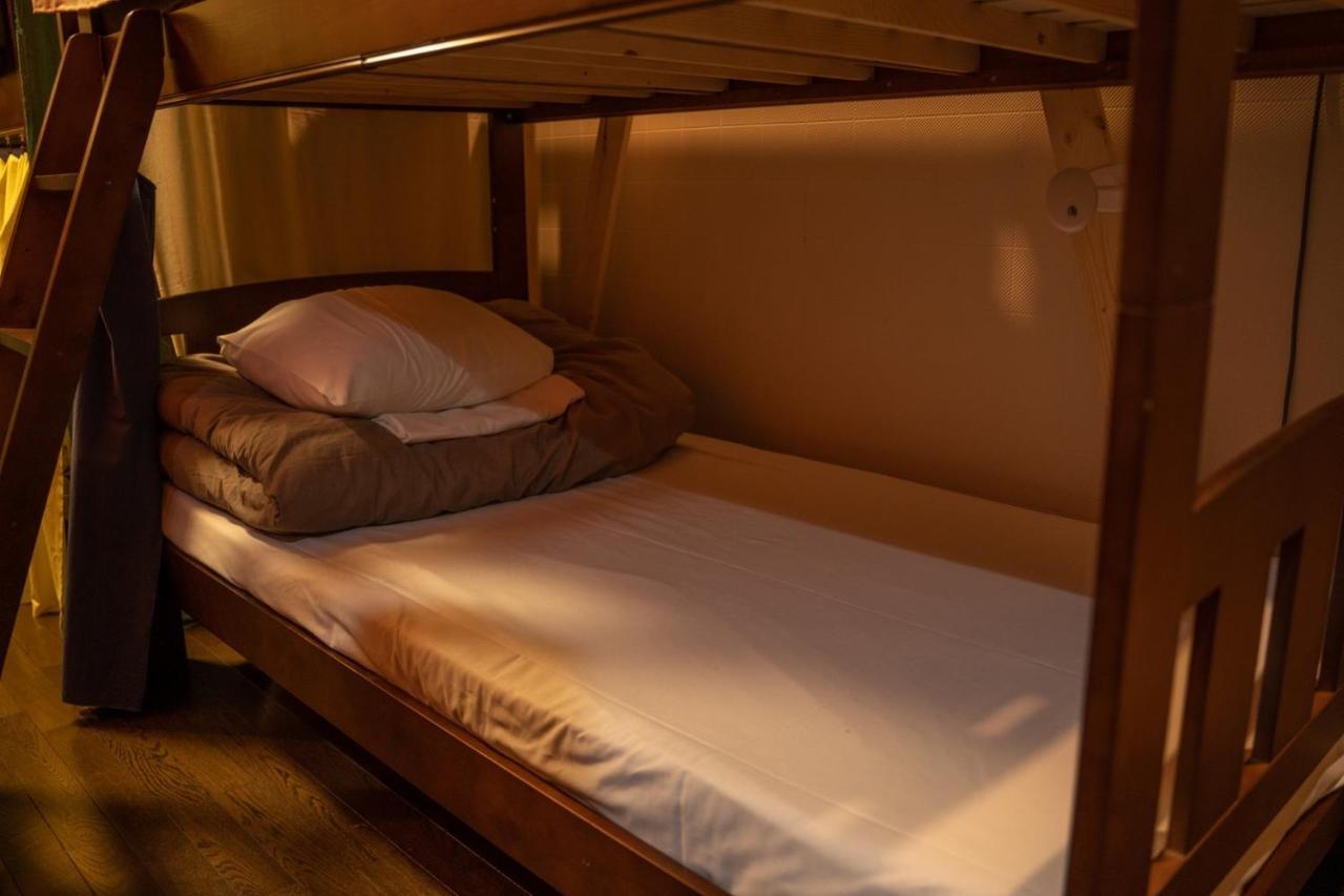 Hotel 泊まれる図書館 寄処 -Yosuga- Tojama Exteriér fotografie